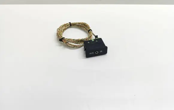 BMW 5 E60 E61 AUX in-socket connector 6986791 698679102 61316986791