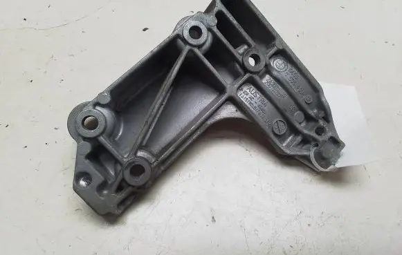 BMW X1 E84 A/C compressor mount bracket 7505980 24168170