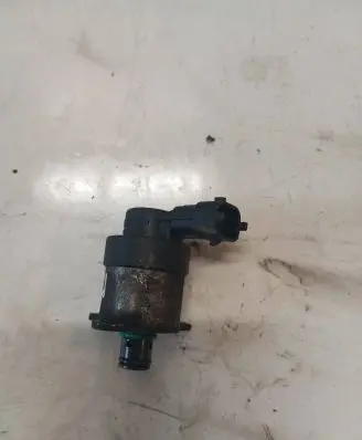 Volvo V70 Fuel pressure regulator 0928400573