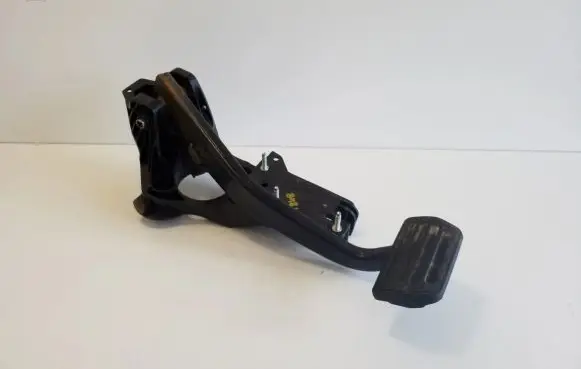 Land Rover Evoque II Brake pedal M8D22D094DB