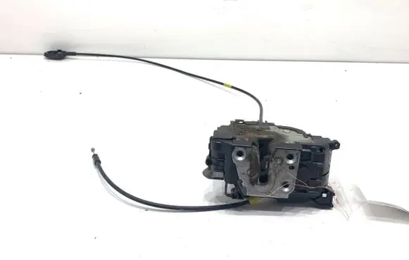 Renault Kangoo II Front door lock 8200497579