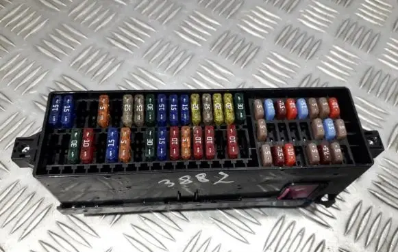 Skoda Fabia Mk2 (5J) Fuse box set 63598004