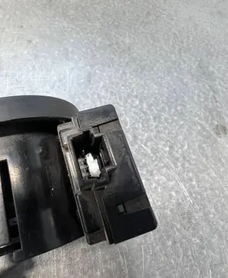 Opel Vivaro Ignition lock D1463D514