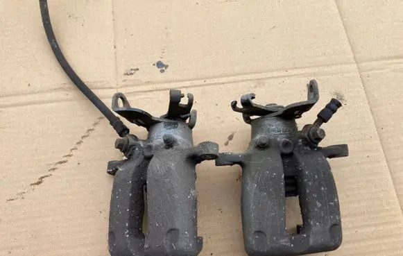 Opel Insignia A Rear brake caliper 2009R