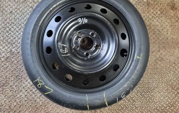 Dodge Charger R18 spare wheel 04895689AA