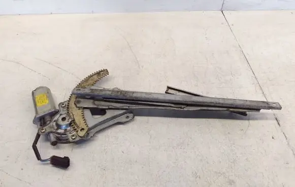 Nissan Patrol Y61 Front door window regulator with motor 80731VB011 MMR52038
