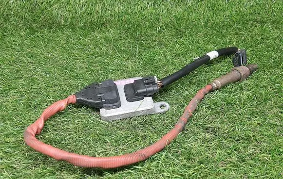 Mercedes-Benz E W212 Lambda probe sensor A0009056104