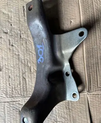 Alfa Romeo Giulia Muffler mount bracket/holder 50545165