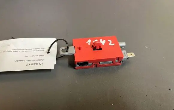 Volvo V60 Aerial antenna amplifier 7CP118C847PA P31260852