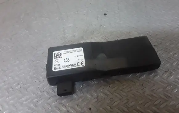 Opel Insignia A Door central lock control unit/module 13503204 F00HJ00491