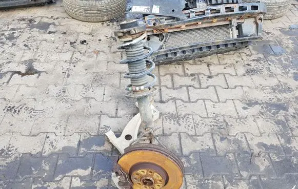 Volkswagen Tiguan Front wheel hub spindle knuckle