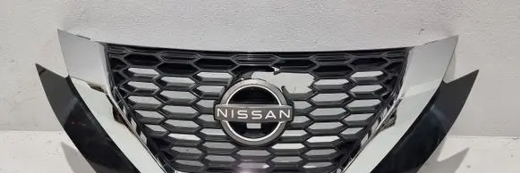 Nissan Juke II F16 Front bumper upper radiator grill 623106PA0A