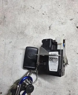 Toyota Corolla Verso AR10 Ignition lock 626399000