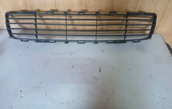 Toyota Auris 150 Front bumper lower grill 5311202080