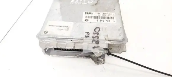 BMW 7 E38 Engine control unit/module 2246763 0281001373