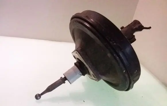 Audi A4 S4 B5 8D Brake booster 8D0612105F