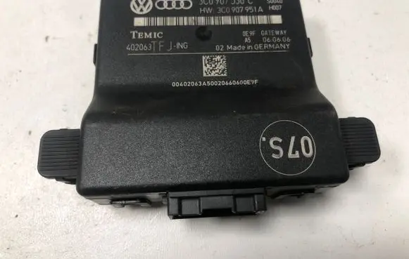 Volkswagen PASSAT B6 Other control units/modules 3C0907530C