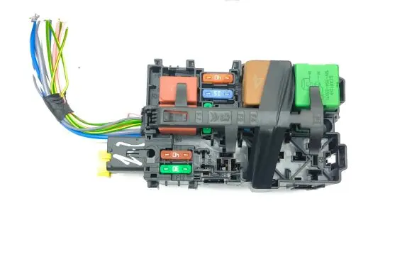 Citroen C5 Aircross Fuse module 96CH041480