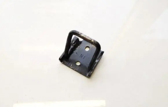 Hyundai i30 Front door lock loop/hook striker 