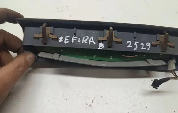 Opel Zafira B Third/center stoplight