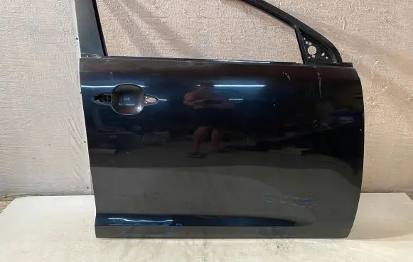 KIA Sportage Front door