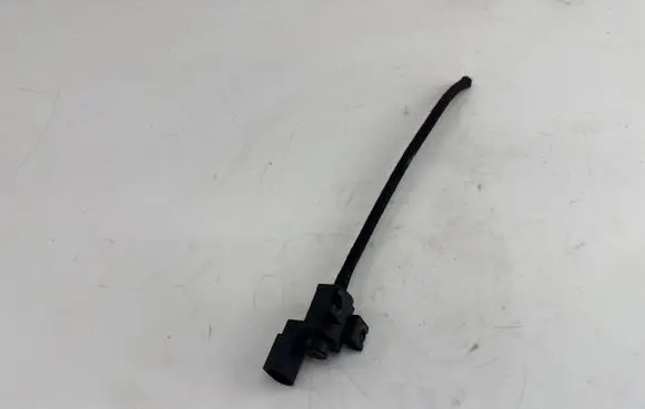 Volkswagen Touareg II Turbo system vacuum part 7P0906283