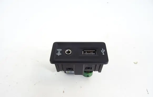 Seat Leon (5F) AUX in-socket connector 