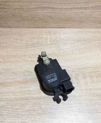 Mitsubishi Lancer Central locking motor 1528005620