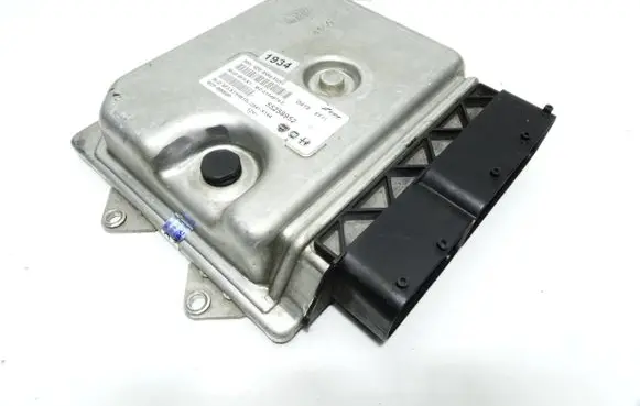 Fiat 500L Engine control unit/module 55258952 BC0104974E