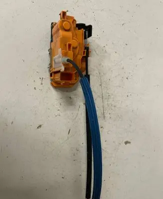 Fiat 500L Front door lock 151967086 V13117