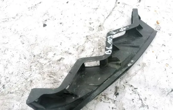 Volkswagen PASSAT B6 Front bumper mounting bracket 3c0807889