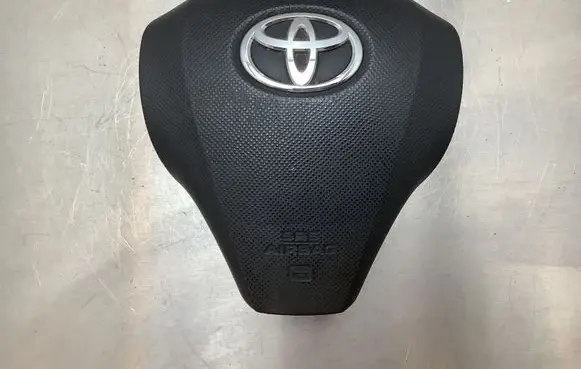 Toyota Yaris Steering wheel airbag 305314499FKA FBWU0570496 451300D160F