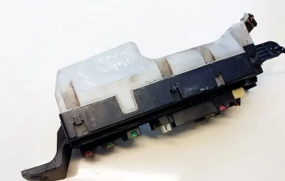 Toyota Avensis T250 Fuse box set 5136YA1 7058