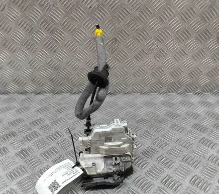 Audi A3 S3 8V Coupe door lock (next to the handle) 8X2837015B
