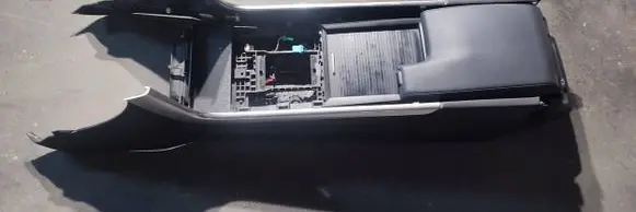 Jaguar XE Center console 