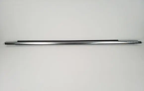 Volkswagen Tiguan Front door glass trim molding 5N0837475
