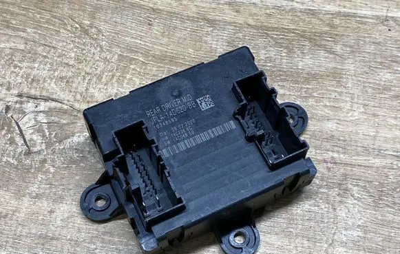 Land Rover Discovery Sport Door control unit/module JPLA14D620BB 29022020 10348595