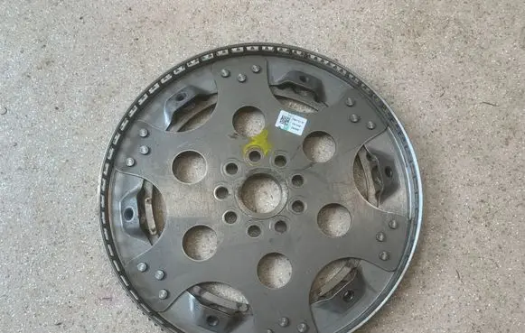 BMW M5 F90 Flywheel 7567151