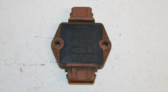 Audi A8 S8 D2 4D Ignition amplifier control unit 4A0905351