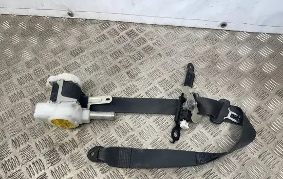 Lexus IS III XE30 Front seatbelt 7T8920P 500751