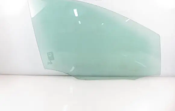 Mercedes-Benz B W245 Front door window glass four-door 