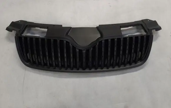 Skoda Fabia Mk2 (5J) Front bumper upper radiator grill 5J0853668