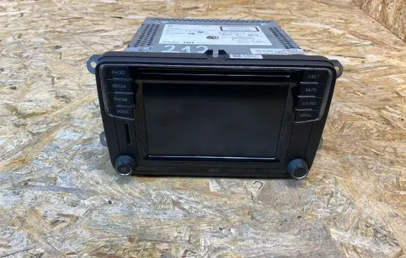 Seat Alhambra (Mk2) Radio/CD/DVD/GPS head unit 7N5035200