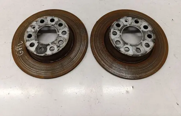 Volkswagen Golf VII Rear brake disc