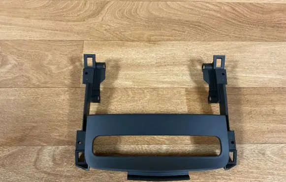 Nissan Primera Radio/GPS head unit trim 68413BA000