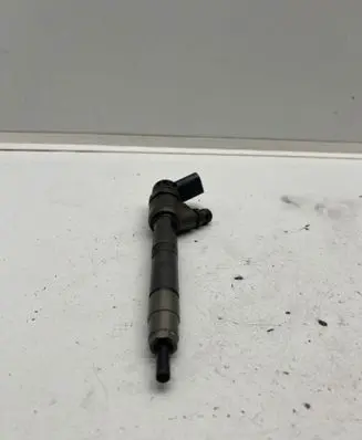 Mercedes-Benz V Class W447 Fuel injector A6510703187 0445110574