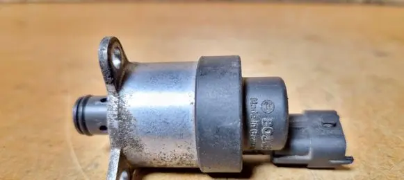 Ford Focus Fuel pressure regulator 0928400575