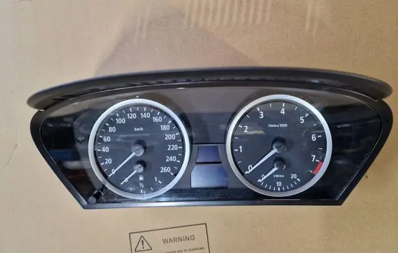 BMW 5 E60 E61 Speedometer (instrument cluster) 9135249