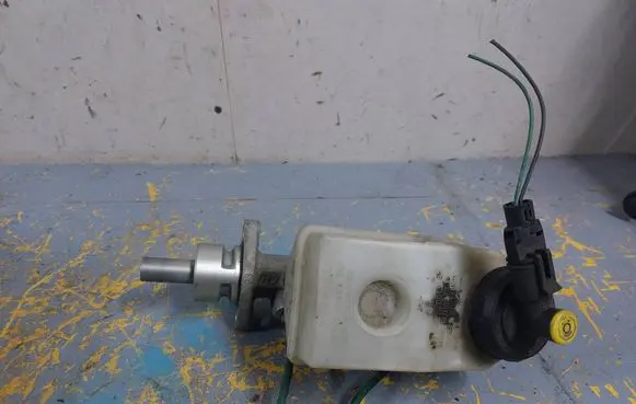 Renault Scenic I Master brake cylinder 7700436913 7700828034