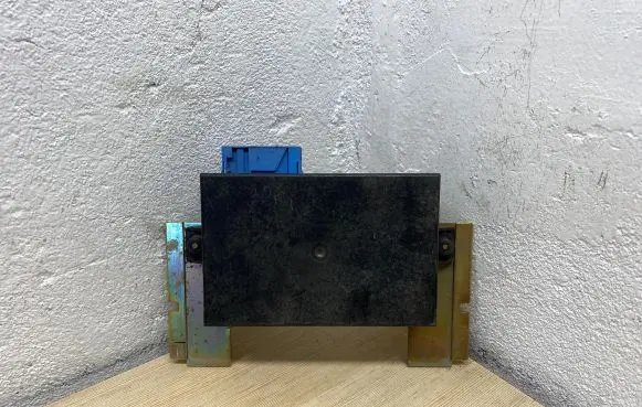 BMW 7 E38 Comfort/convenience module 65718352613 109506 E5961G